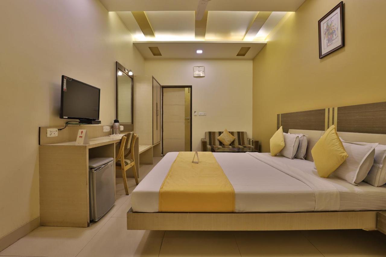 Capital O 1338 Hotel Harmony Rajkot Exterior foto