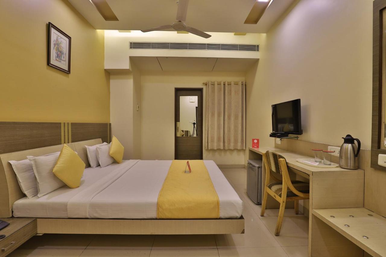 Capital O 1338 Hotel Harmony Rajkot Exterior foto